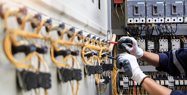 Professional Electrician technician working in Dothan, AL